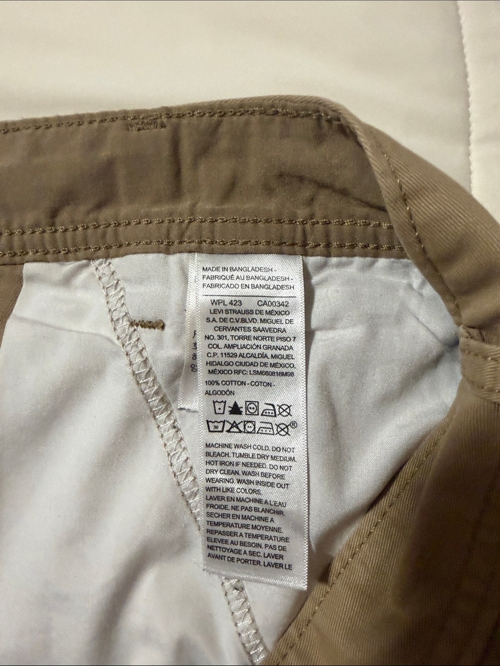 Signature by Levi Strauss Men's Tan Cargo Shorts - Picture 4 of 6